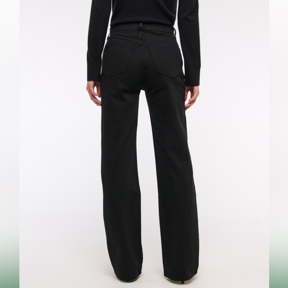 Abercrombie and Fitch 90s Relaxed High Rise Jean - Picture 3 of 9